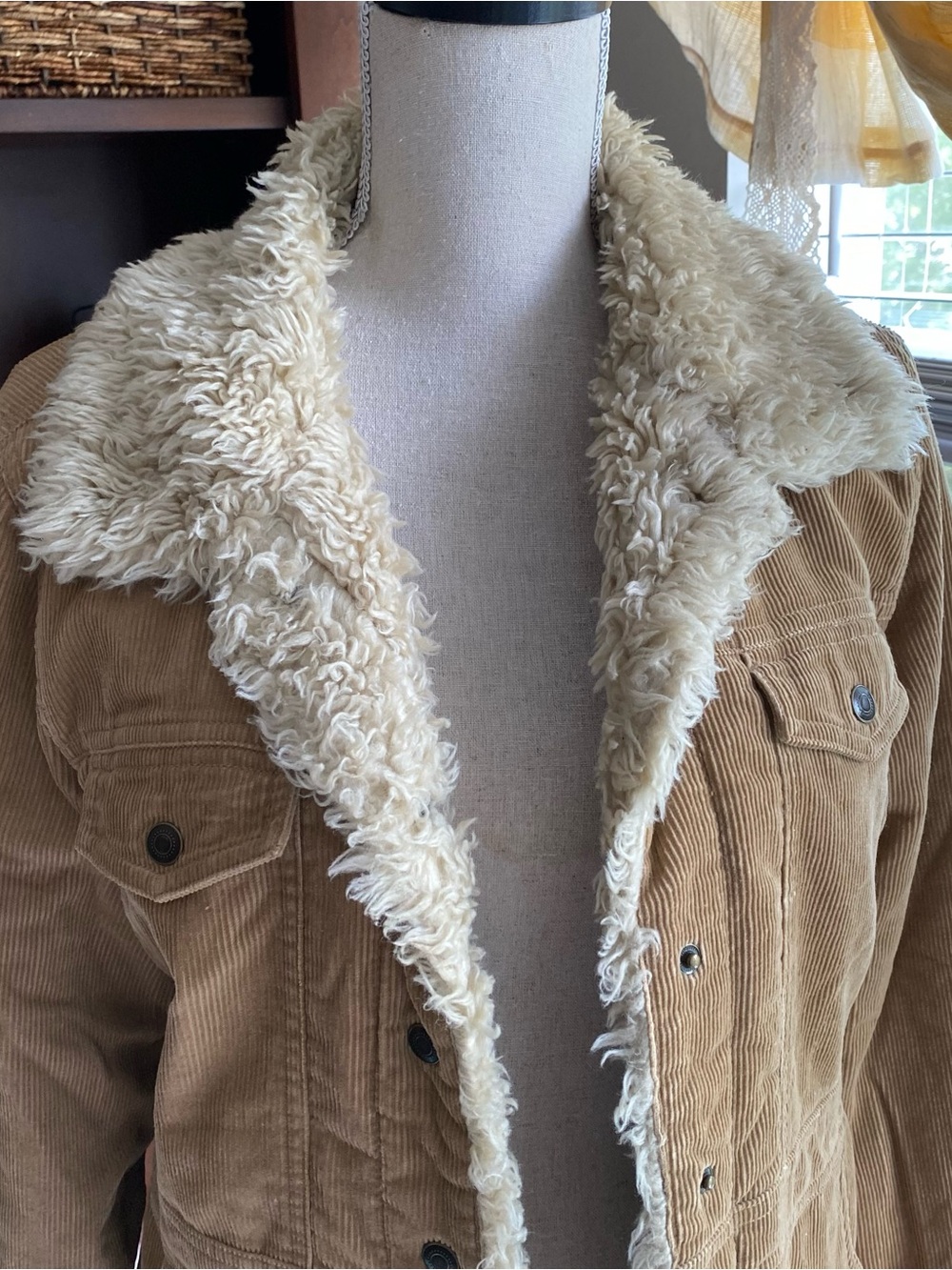 Vintage New York Classics Tan Corduroy Jacket with Cream Sherpa Lining EUC - Picture 2 of 15